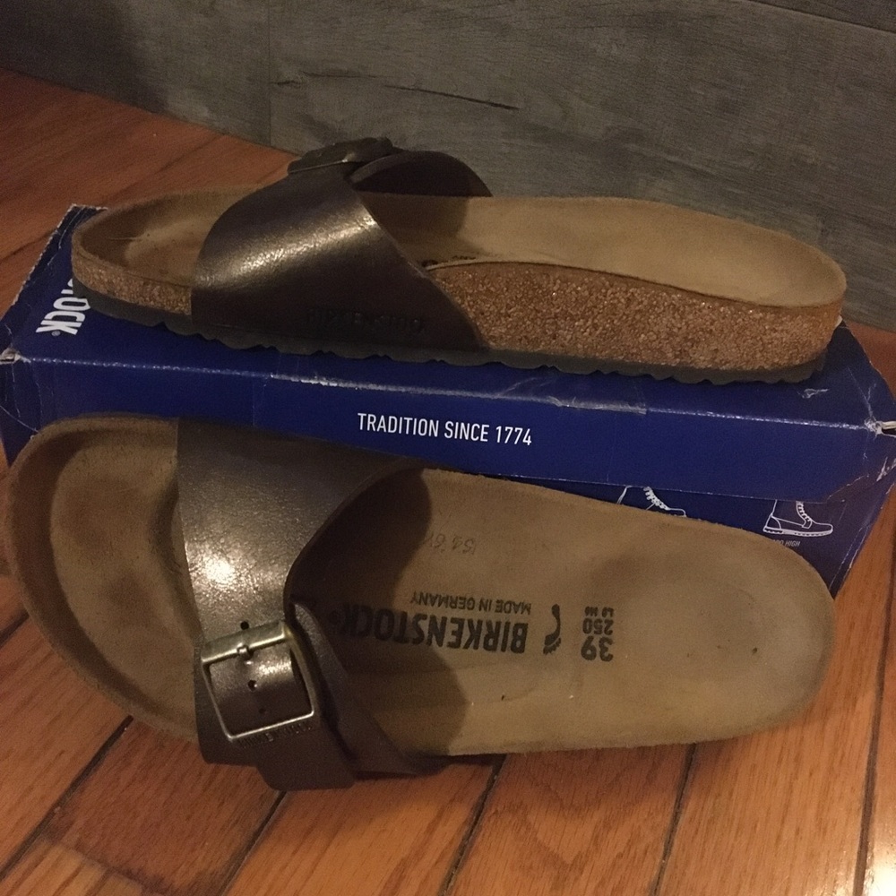 Birkenstock Madrid size 9(39) fits like an 8
